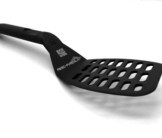 Ein Pfannenwender von AKRO, © AKRO-PLASTIC GmbH Ein Pfannenwender von AKRO, © AKRO-PLASTIC GmbH