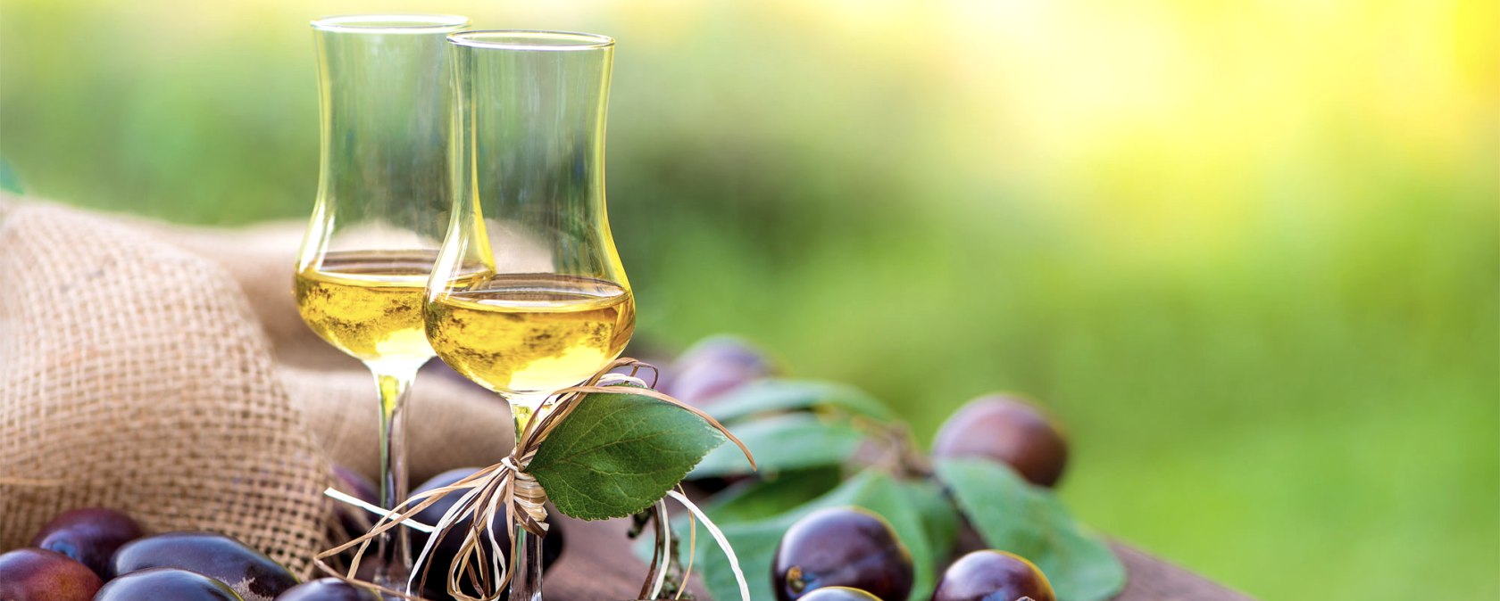 Eifel Schnaps, © Adobe Stock / Hetizia
