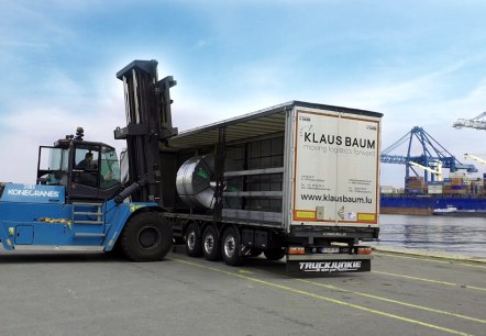 Entladung am Hafen, &copy;  Internationale Transporte Klaus Baum