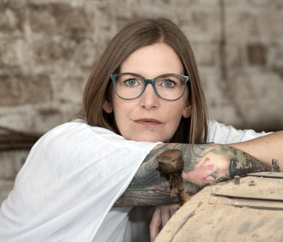 Ein Model mit einer Wollenweber Brille, &copy; Melanie Fredel/Wollenweber hornline GmbH