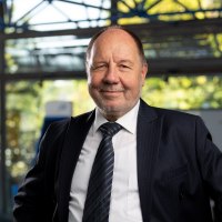 Gesch&auml;ftsf&uuml;hrer J&uuml;rgen Carl, &copy; Deutsche Mechatronics GmbH