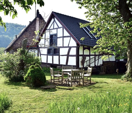 Blick in den Garten vom Landhaus am Aremberg, &copy; Pannhausen