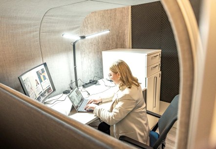 Ein Arbeitsplatz im Coworking-Space Avenue4you, &copy; Die Trainingsagentur