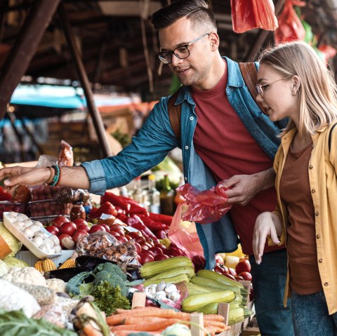 Markt, &copy; Adobe Stock / PointImages