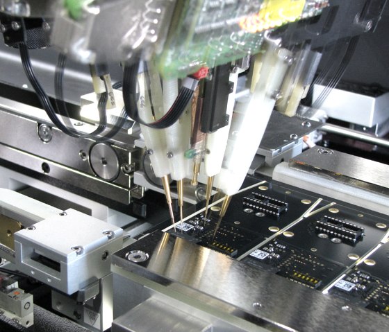 &Uuml;berpr&uuml;fung der Baugruppen, &copy; Kuttig Electronic GmbH