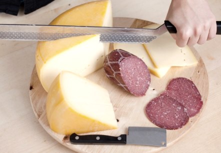 K&auml;se und Salami Snack, &copy; Gr&ouml;ner Hof