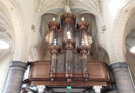 Die Orgel in der Kirche Sint Michiel in Bree, &copy; Orgelbau Schumacher
