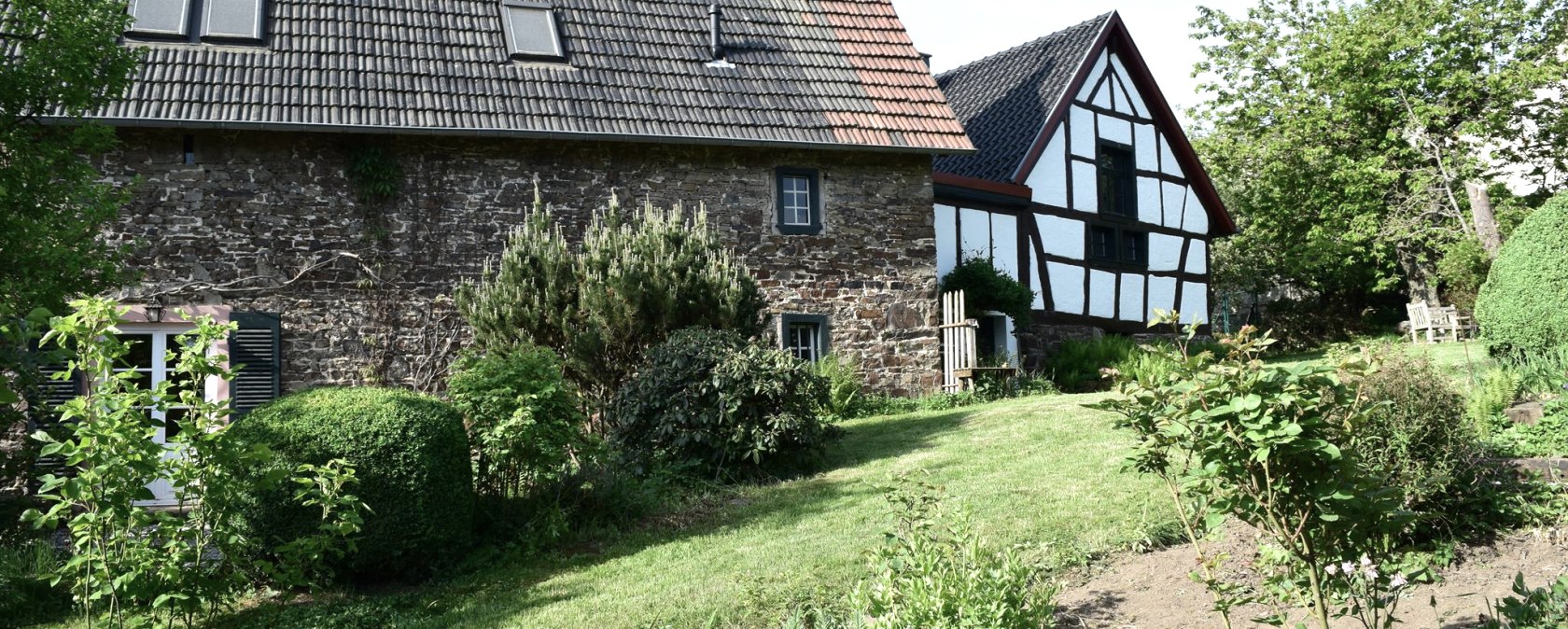 Blick in den Garten vom Landhaus am Aremberg, &copy; Pannhausen