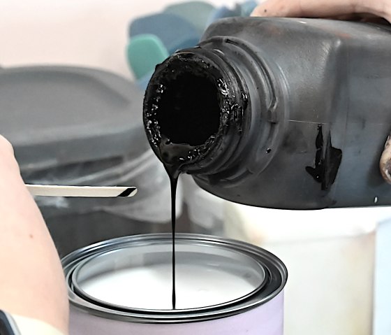 F&uuml;r jeden Farbton wird ein eigenes Rezept erstellt, &copy; Eifel Tourismus GmbH/Petra Grebe