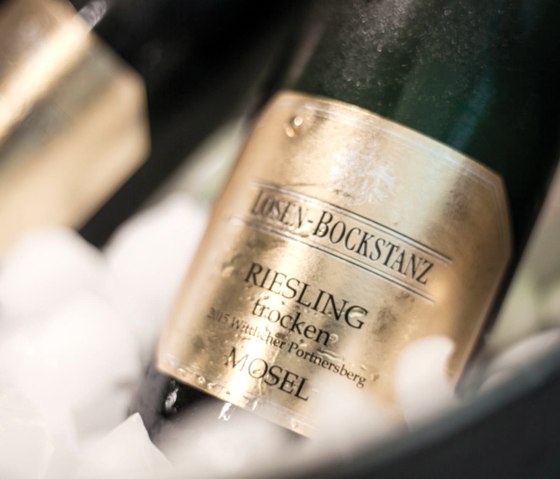 Weinflasche, &copy; Tourist-Information Wittlich Stadt & Land