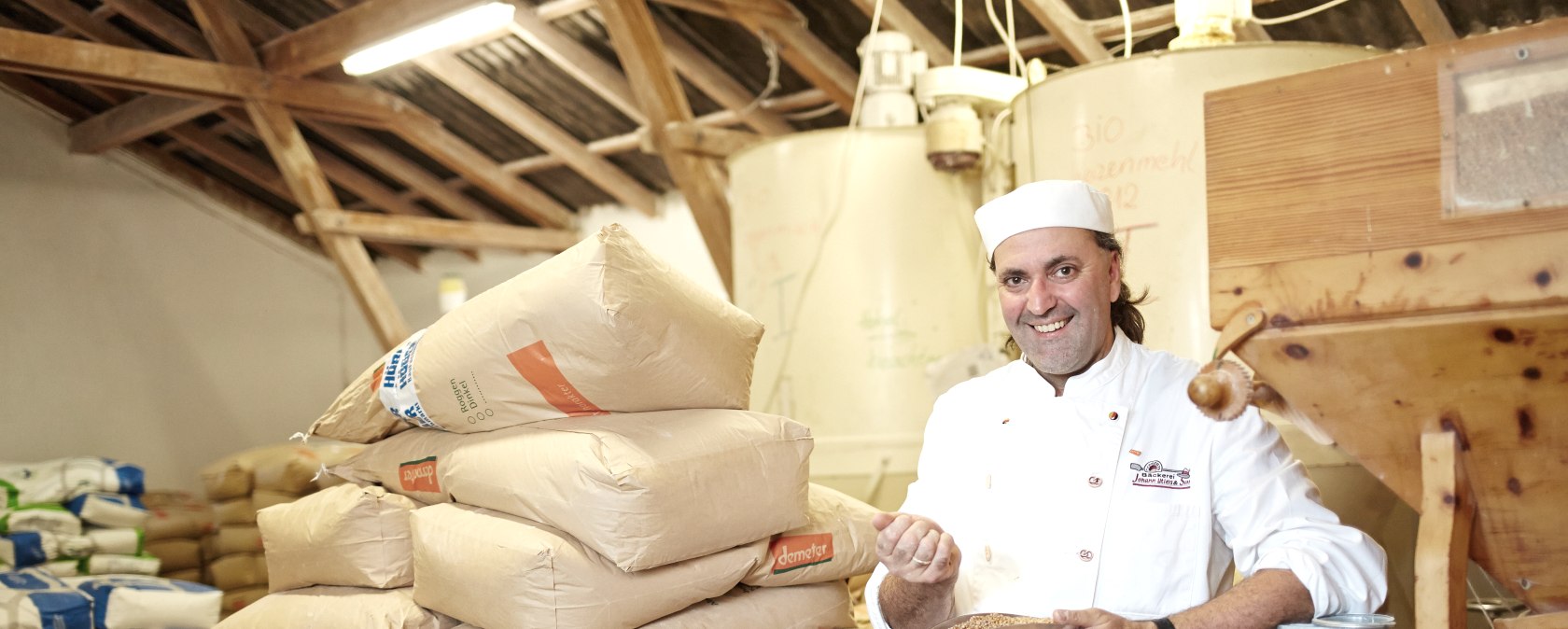 Josef Utters verwendet nur ausgew&auml;hlte Mehle, &copy; Susanne Schug