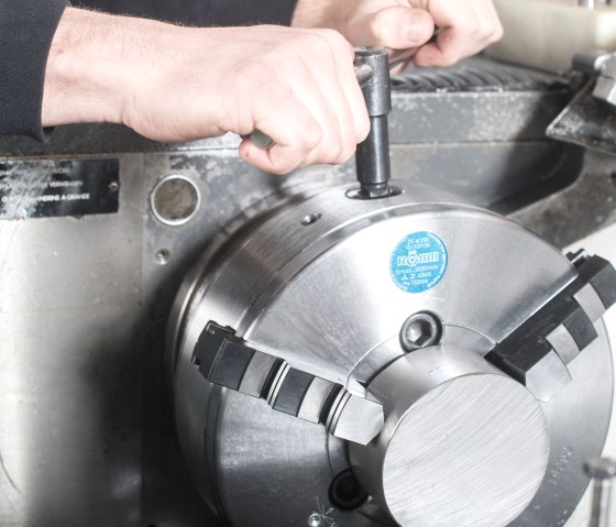 Bei der Fertigung, &copy; B&uuml;nder und Schmitt Maschinenbau GmbH