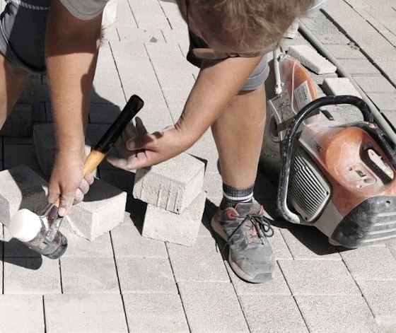 Pflasterarbeiten, © HTI GmbH