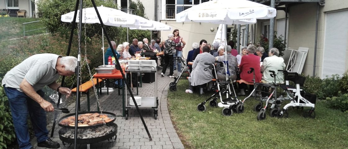 Sommergrillen im MGH 2, &copy; Fotograf MGH / Andrea Kalkes, DRK