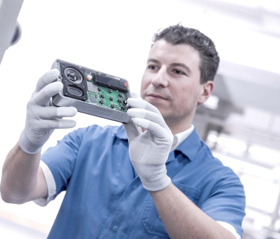 Herstellung Digitalradio, © TechniSat GmbH