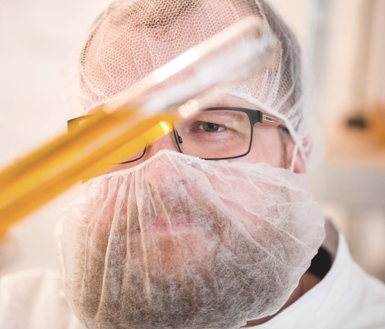 Marko Schulze stellt alle Produkte selber her, &copy; Beardpride