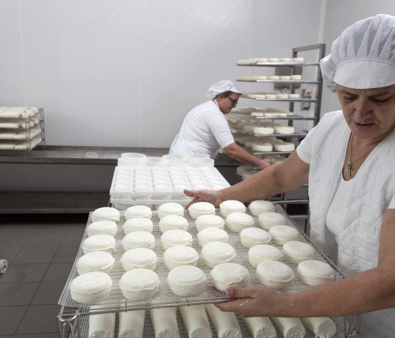 Hommerdinger - Produktion2, © Hommerdinger Käse-Manufaktur &amp; Ziegenhof