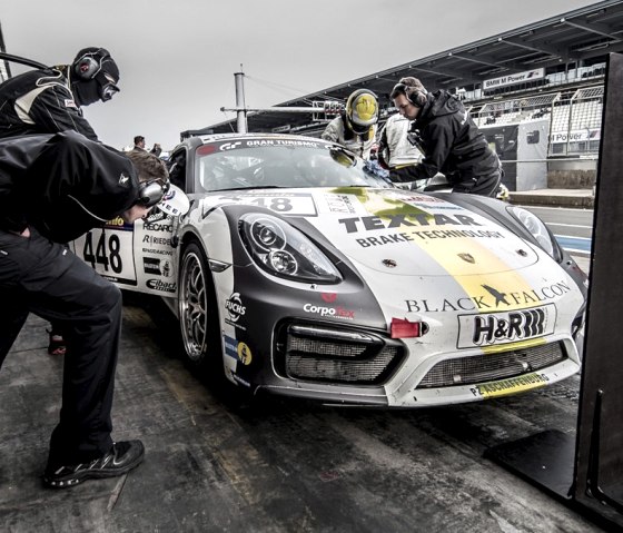 Black Falcon GmbH - Technikerteam im Einsatz, &copy; Marke Eifel