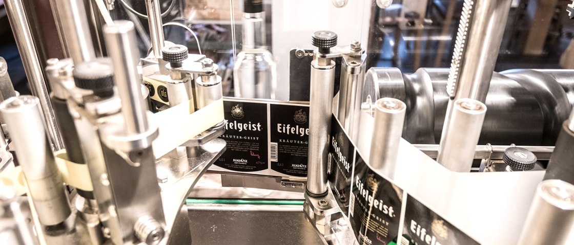 Eifel Destillerie - Etikettierung, &copy; Eifel-Destillerie P.J. Sch&uuml;tz