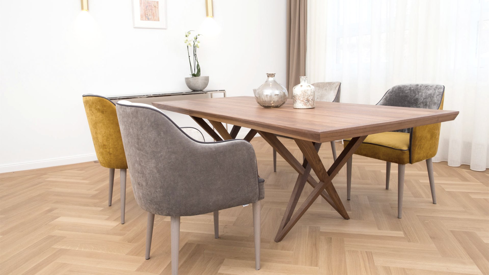 Belfakto-Tisch, &copy; belfakto