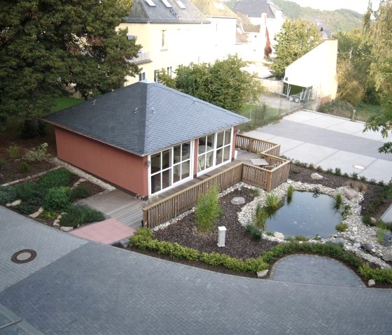 Parkplatz, Grillh&uuml;tte, Teich