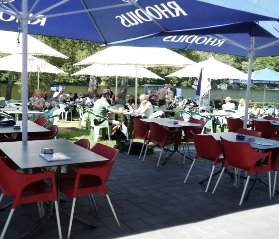 Der Biergarten mit Blick auf den Obersee, &copy; Eifelhaus