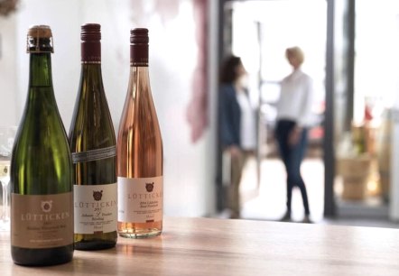 Weinflaschen Lütticken, © Tourist-Information Wittlich Stadt & Land