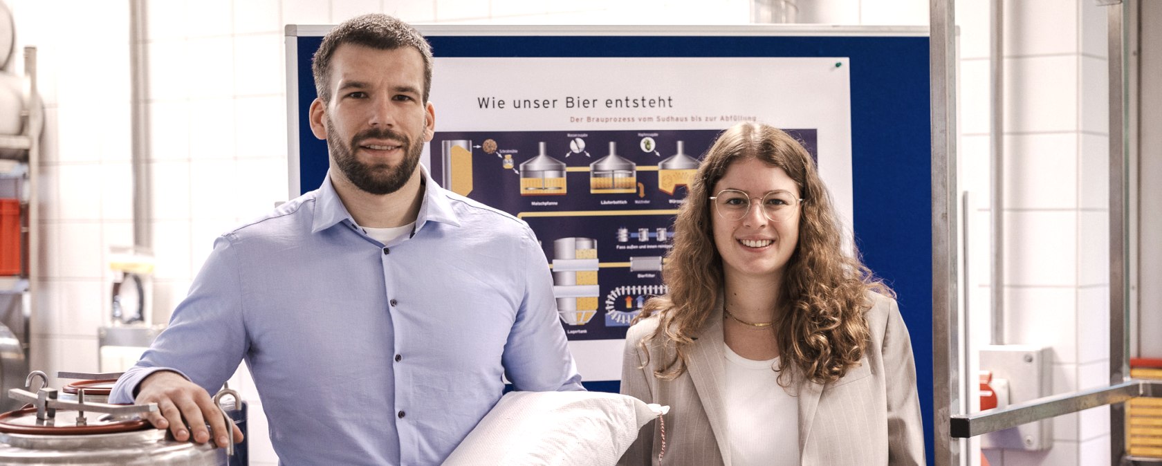 Doktorandin Shari Piro und Dr. Michael F&eacute;chir in der Bitburger Brauerei, &copy; Dr. Michael F&eacute;chir
