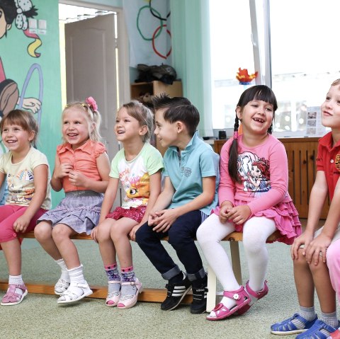 Kinderbetreuung, &copy; Bild von tolmacho auf Pixabay