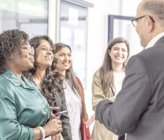 Gespr&auml;ch, &copy; Hochschule Trier