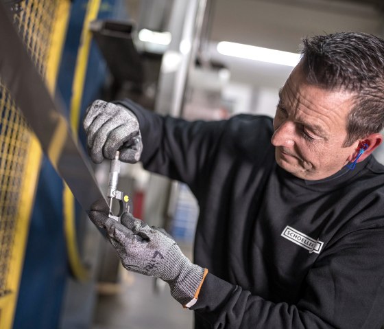 Qualit&auml;tskontrolle f&uuml;r eine gleichbleibende Qualit&auml;t auf h&ouml;chstem Niveau, &copy; Schoeller