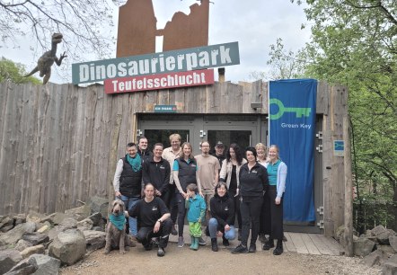 Team Dinopark mit Green-Key-Auszeichnung, © Dinosaurierpark Teufelsschlucht