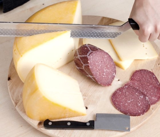 K&auml;se und Salami Snack, &copy; Gr&ouml;ner Hof