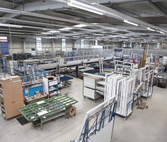 In der Produktion treffen digitalisierte Prozesse auf handwerkliches Knowhow, &copy; Helmut Meeth GmbH &amp; Co. KG