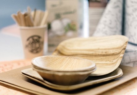 Einwegsortiment aus nachwachsenden Rohstoffen, &copy; Zukunftsinitiative Eifel (c) Lars May