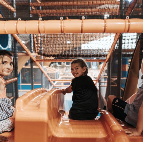 aktivi Jump & Fun 1, &copy; Dimension Media