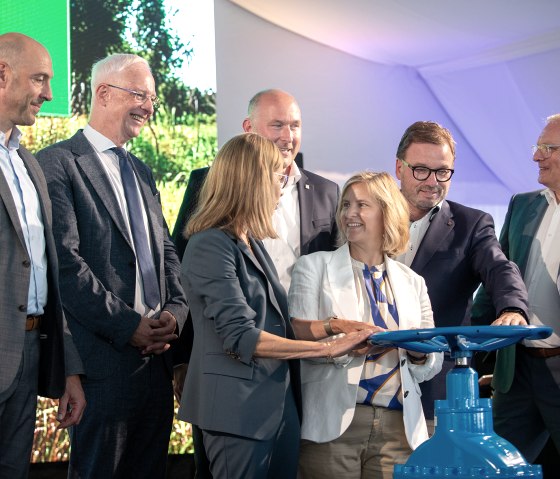 kne-eroeffnung-verbundsystem, &copy; SWT