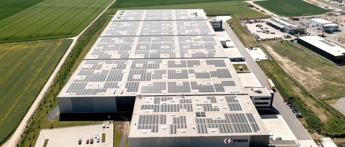 Das Werk in Z&uuml;lpich wird im vergr&ouml;&szlig;ert, &copy; Fiege HealthCare Logistics GmbH