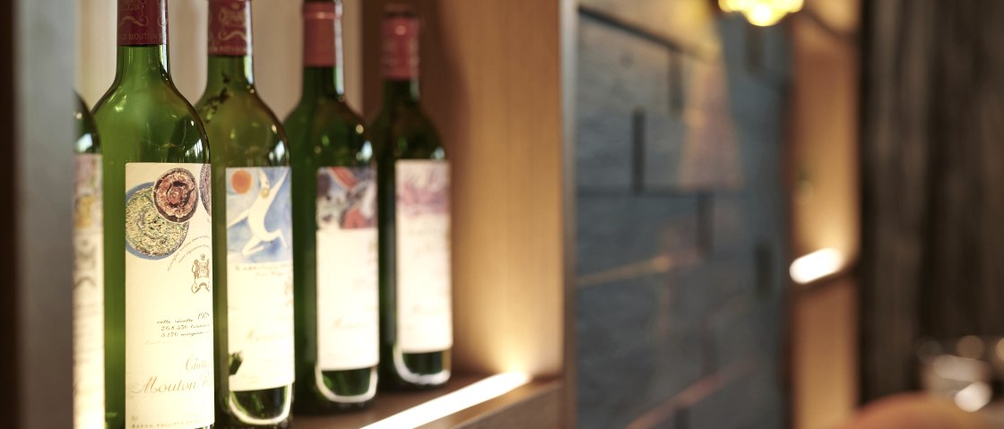 Die Auswahl an Weinen ist gro&szlig;, &copy; Kucher's Landhotel