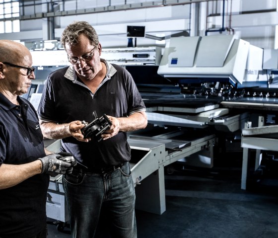 In der Fertigung, &copy; Deutsche Mechatronics GmbH