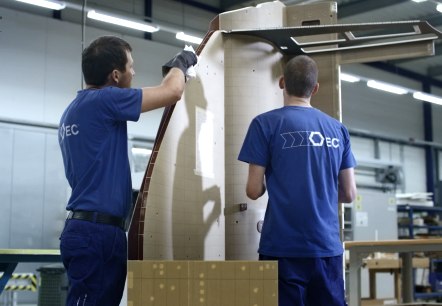 Arbeiten am Innenausbau, &copy; Eurocomposites