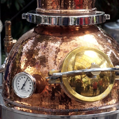 Schnaps Destillieren, &copy; Pixabay