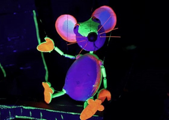 Schwarzlichttheater am Berufskolleg Simmerath/Stolberg, &copy; THEATERausBruch