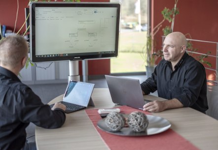 Im Teammeeting, &copy; Jochen Hank