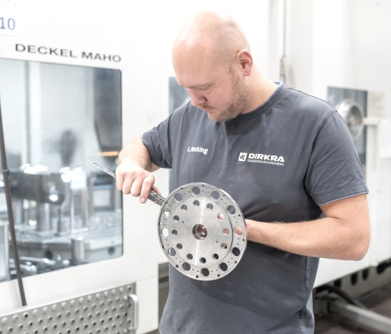 dirkra-mitarbeiter, &copy; DIRKRA Group