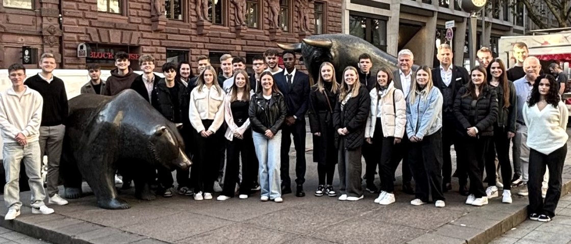 Die Mitarbeitenden der Volksbank, &copy; Volksbank Trier-Eifel