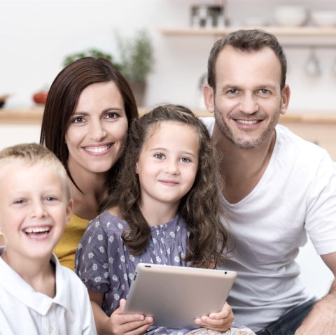 Familie, &copy; Adobe Stock