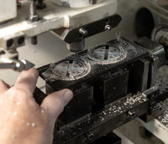 Alle Fassungen sind handgefertigt, &copy; Melanie Fredel/Wollenweber hornline GmbH