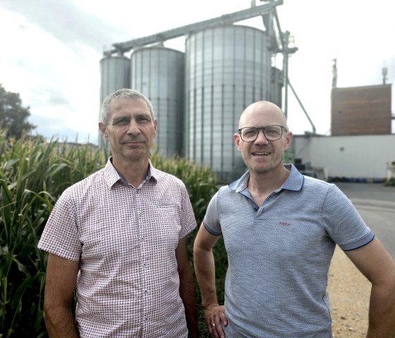 Die beiden Geschäftsführer der Raiffeisen Rhein-Ahr-Eifel Werner Aßmann (li) und Thomas Monreal, © Raiffeisen Rhein-Ahr-Eifel 