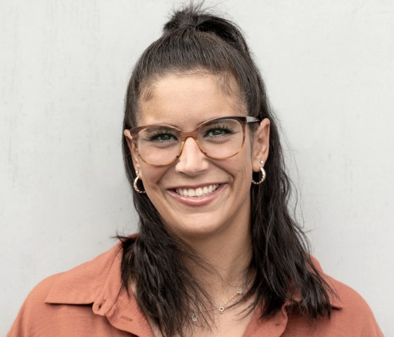 Ein Model mit einer Wollenweber Brille, &copy; Melanie Fredel/Wollenweber hornline GmbH